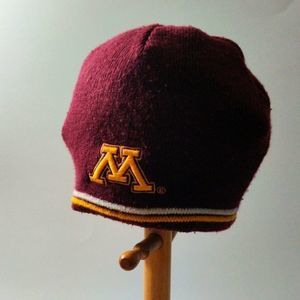 Colosseum Athletics M for Minnesota Maroon Beanie Hat‎